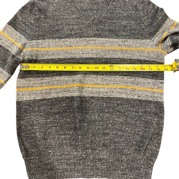 GAP V-Neck Sweater in Gray and Yellow Stripes - Picture 4 of 7